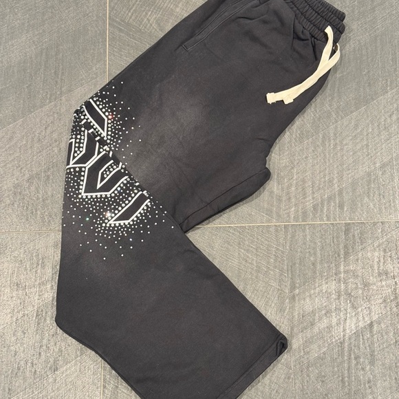 LOST Black Hoodie and Sweatpants Set - Picture 4 of 7